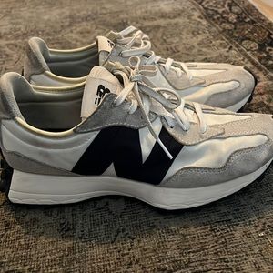 New Balance tennis shoes